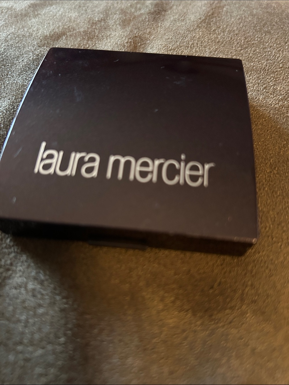 laura mercier Compact Makeup Case in Black